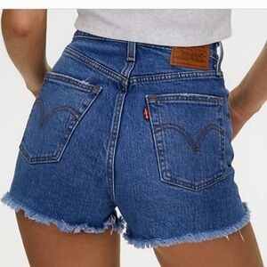 Levi’s Wedgie Cut Off Shorts Medium Wash Size 29